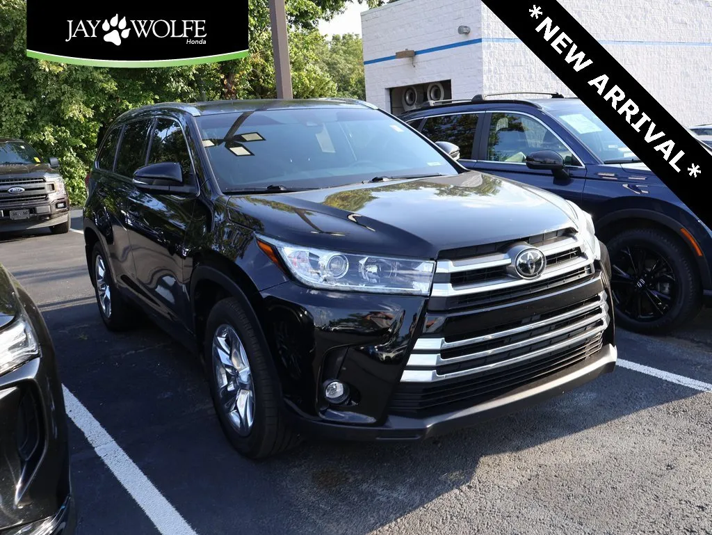 Black 2019 Toyota Highlander Limited for sale in Kansas City, MO