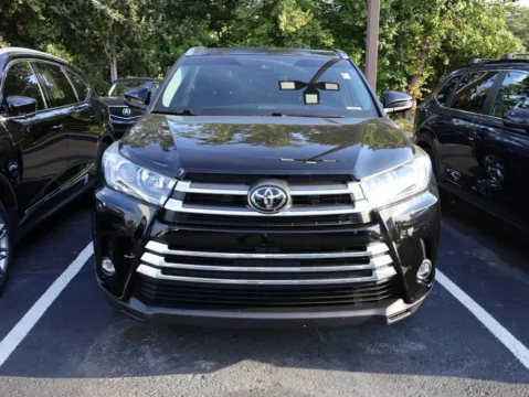 Photos of 2019 Toyota Highlander Limited for sale in Kansas City, MO at Jay Wolfe Honda