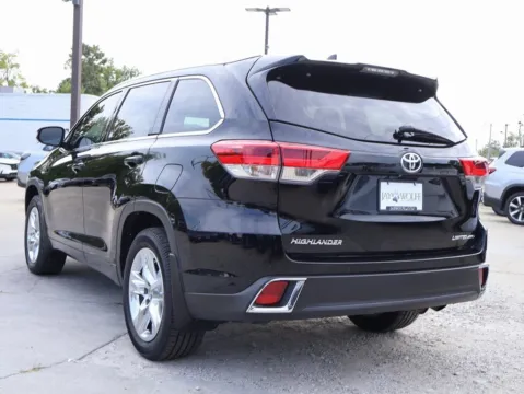 More photos of 2019 Toyota Highlander Limited at Jay Wolfe Honda, MO