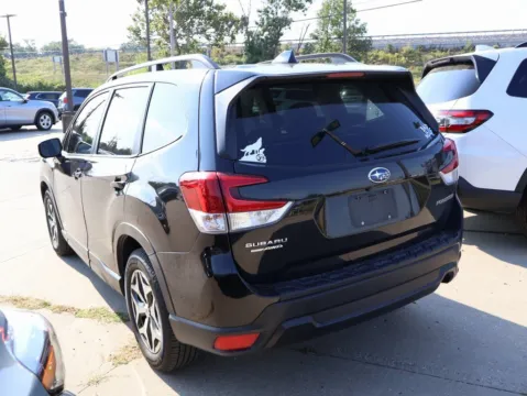 More photos of 2021 Subaru Forester Premium at Jay Wolfe Honda, MO
