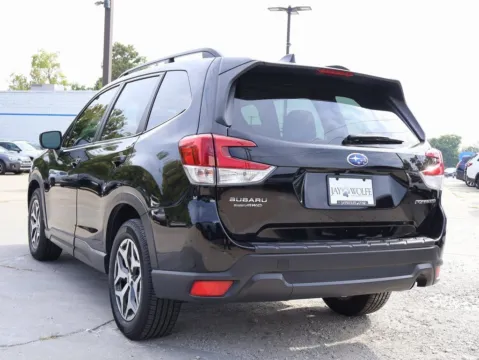 More photos of 2021 Subaru Forester Premium at Jay Wolfe Honda, MO