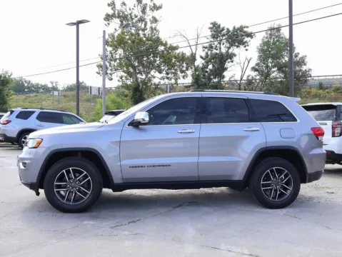 More photos of 2019 Jeep Grand Cherokee Limited at Jay Wolfe Honda, MO