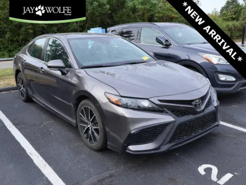 Gray 2023 Toyota Camry SE for sale in Kansas City, MO