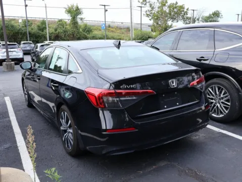 More photos of 2022 Honda Civic Sedan EX at Jay Wolfe Honda, MO