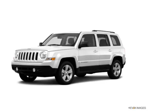 White 2014 Jeep Patriot Latitude for sale in Kansas City, MO