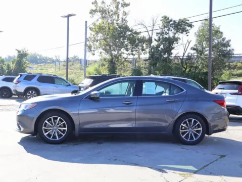 More photos of 2020 Acura TLX w/Technology Pkg at Jay Wolfe Honda, MO