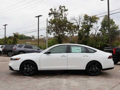 More photos of 2025 Honda Accord Hybrid Sport-L at Jay Wolfe Honda, MO