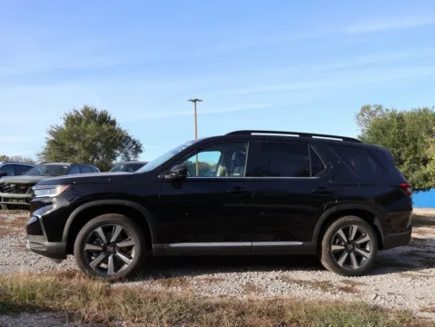 More photos of 2025 Honda Pilot Touring at Jay Wolfe Honda, MO