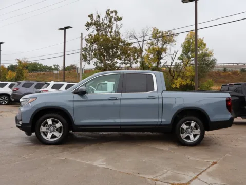 More photos of 2025 Honda Ridgeline RTL at Jay Wolfe Honda, MO