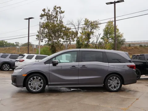 More photos of 2026 Honda Odyssey Touring at Jay Wolfe Honda, MO