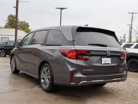 More photos of 2026 Honda Odyssey Touring at Jay Wolfe Honda, MO