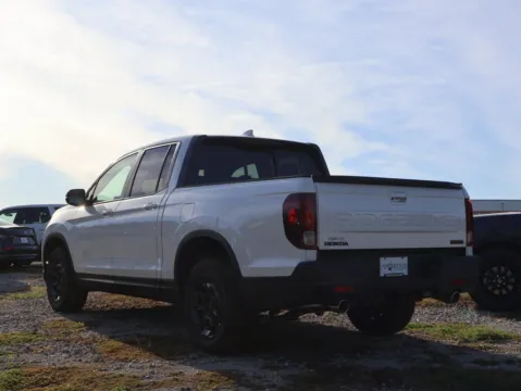 More photos of 2026 Honda Ridgeline TrailSport+ at Jay Wolfe Honda, MO