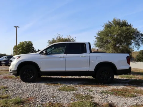 More photos of 2026 Honda Ridgeline TrailSport+ at Jay Wolfe Honda, MO