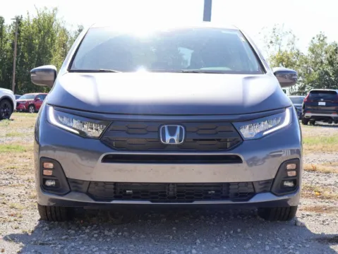 Photos of 2026 Honda Odyssey EX-L for sale in Kansas City, MO at Jay Wolfe Honda