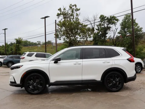 More photos of 2025 Honda CR-V Hybrid Sport Touring at Jay Wolfe Honda, MO
