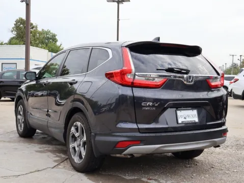 More photos of 2017 Honda CR-V EX at Jay Wolfe Honda, MO