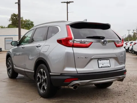 More photos of 2018 Honda CR-V Touring at Jay Wolfe Honda, MO