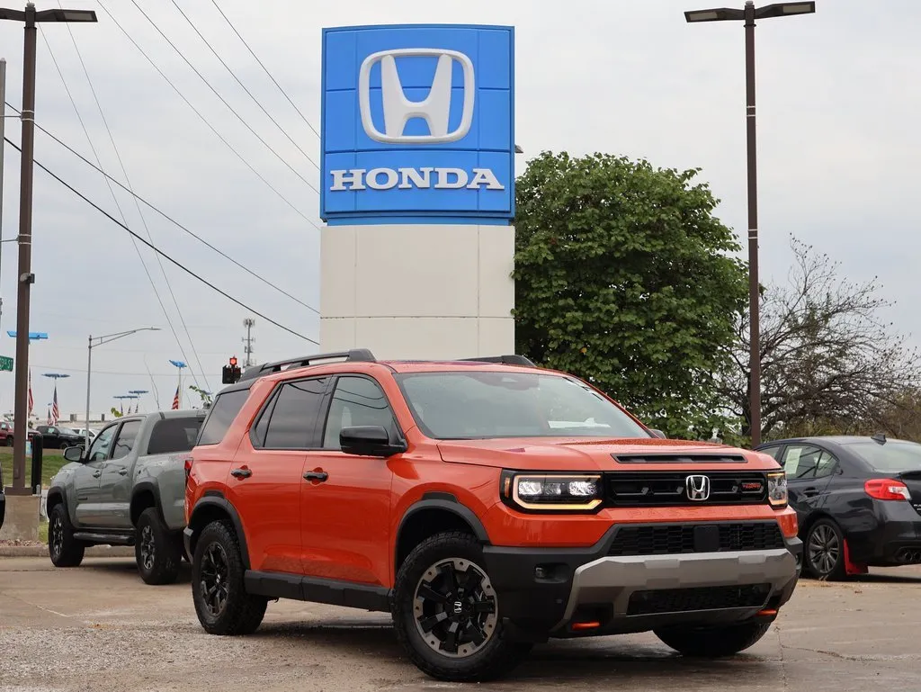 Orange 2026 Honda Passport TrailSport Elite for sale in Kansas City, MO
