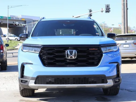 Photos of 2025 Honda Pilot TrailSport for sale in Kansas City, MO at Jay Wolfe Honda