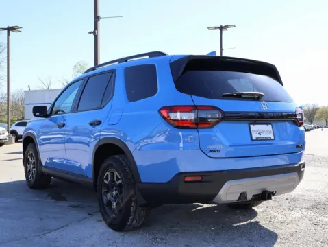 More photos of 2025 Honda Pilot TrailSport at Jay Wolfe Honda, MO