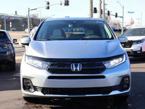 Photos of 2026 Honda Odyssey EX-L for sale in Kansas City, MO at Jay Wolfe Honda