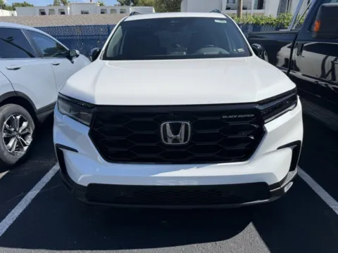 Photos of 2025 Honda Pilot Black Edition for sale in Kansas City, MO at Jay Wolfe Honda