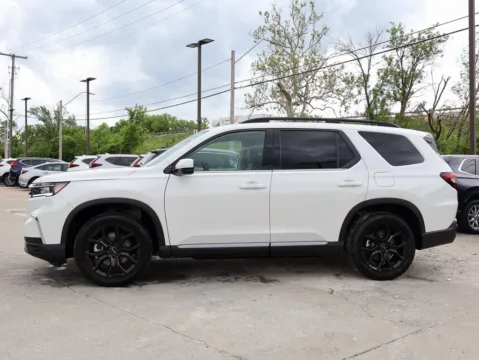 Another view of 2025 Honda Pilot Touring+ for sale in Kansas City, MO at Jay Wolfe Honda