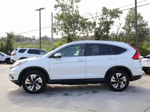 More photos of 2015 Honda CR-V Touring at Jay Wolfe Honda, MO