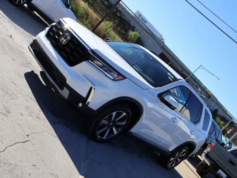 Another view of 2025 Honda Pilot Touring for sale in Kansas City, MO at Jay Wolfe Honda