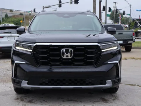 Photos of 2025 Honda Pilot Elite for sale in Kansas City, MO at Jay Wolfe Honda