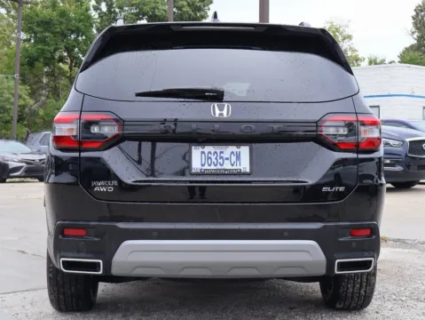 More photos of 2025 Honda Pilot Elite at Jay Wolfe Honda, MO