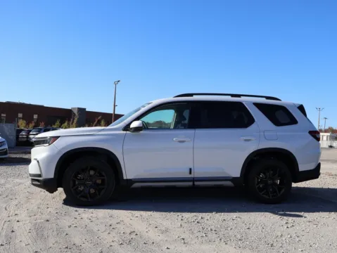More photos of 2025 Honda Pilot Touring+ at Jay Wolfe Honda, MO