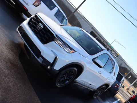 Another view of 2025 Honda Pilot Touring+ for sale in Kansas City, MO at Jay Wolfe Honda