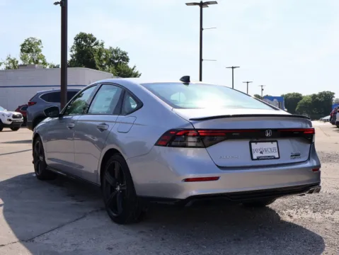 More photos of 2025 Honda Accord Hybrid Sport-L at Jay Wolfe Honda, MO