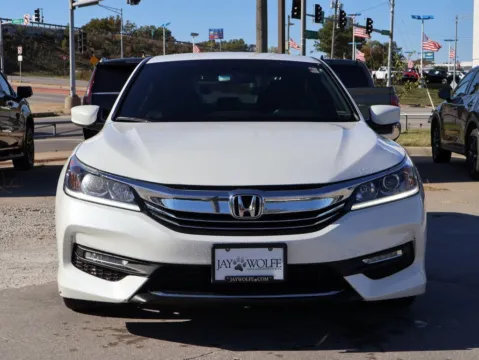 Photos of 2017 Honda Accord Sedan Sport SE for sale in Kansas City, MO at Jay Wolfe Honda