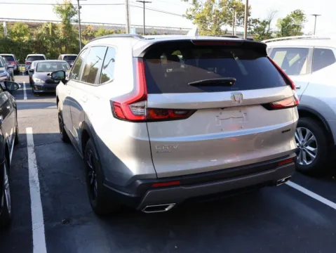 More photos of 2024 Honda CR-V Hybrid Sport-L at Jay Wolfe Honda, MO