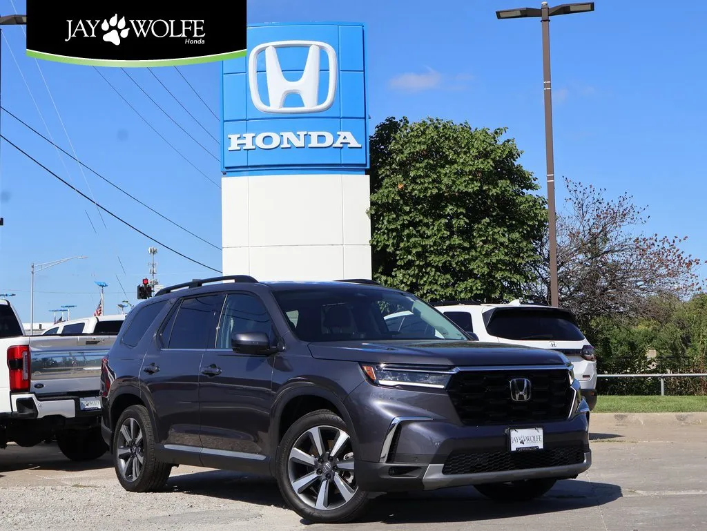 Gray 2025 Honda Pilot Touring for sale in Kansas City, MO
