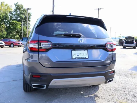 More photos of 2025 Honda Pilot Touring at Jay Wolfe Honda, MO