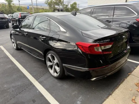 More photos of 2019 Honda Accord Sedan Touring 2.0T at Jay Wolfe Honda, MO