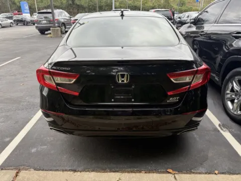 More photos of 2019 Honda Accord Sedan Touring 2.0T at Jay Wolfe Honda, MO