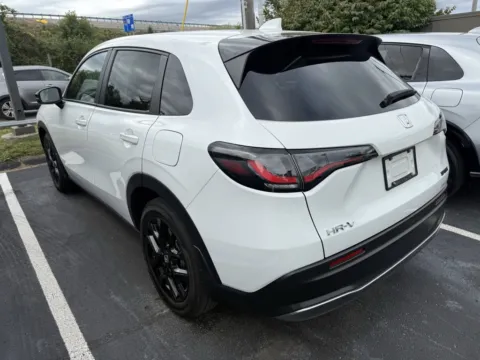More photos of 2023 Honda HR-V Sport at Jay Wolfe Honda, MO