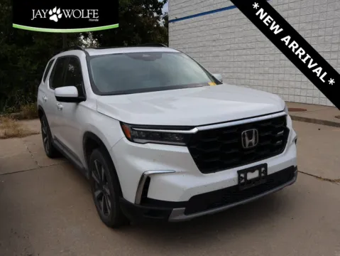 White 2025 Honda Pilot Touring for sale in Kansas City, MO