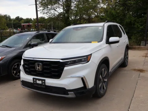 Another view of 2025 Honda Pilot Touring for sale in Kansas City, MO at Jay Wolfe Honda