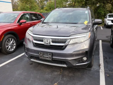 Another view of 2019 Honda Pilot Touring 7-Passenger for sale in Kansas City, MO at Jay Wolfe Honda