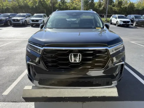 Photos of 2023 Honda Pilot Elite for sale in Kansas City, MO at Jay Wolfe Honda
