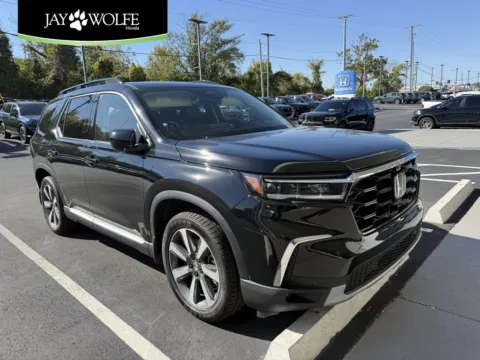 Black 2023 Honda Pilot Elite for sale in Kansas City, MO