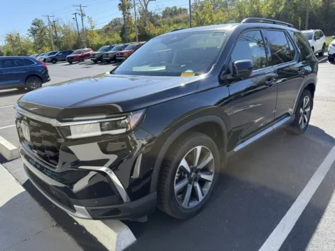Another view of 2023 Honda Pilot Elite for sale in Kansas City, MO at Jay Wolfe Honda