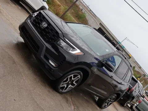 Another view of 2023 Honda Passport Elite for sale in Kansas City, MO at Jay Wolfe Honda