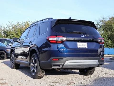 More photos of 2025 Honda Pilot Touring at Jay Wolfe Honda, MO