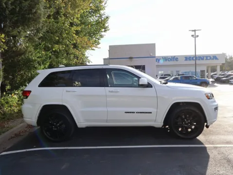 More photos of 2018 Jeep Grand Cherokee Altitude at Jay Wolfe Honda, MO